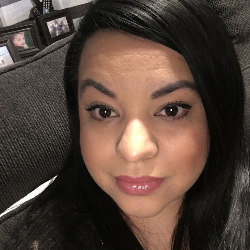 Meet your Posher, Laura